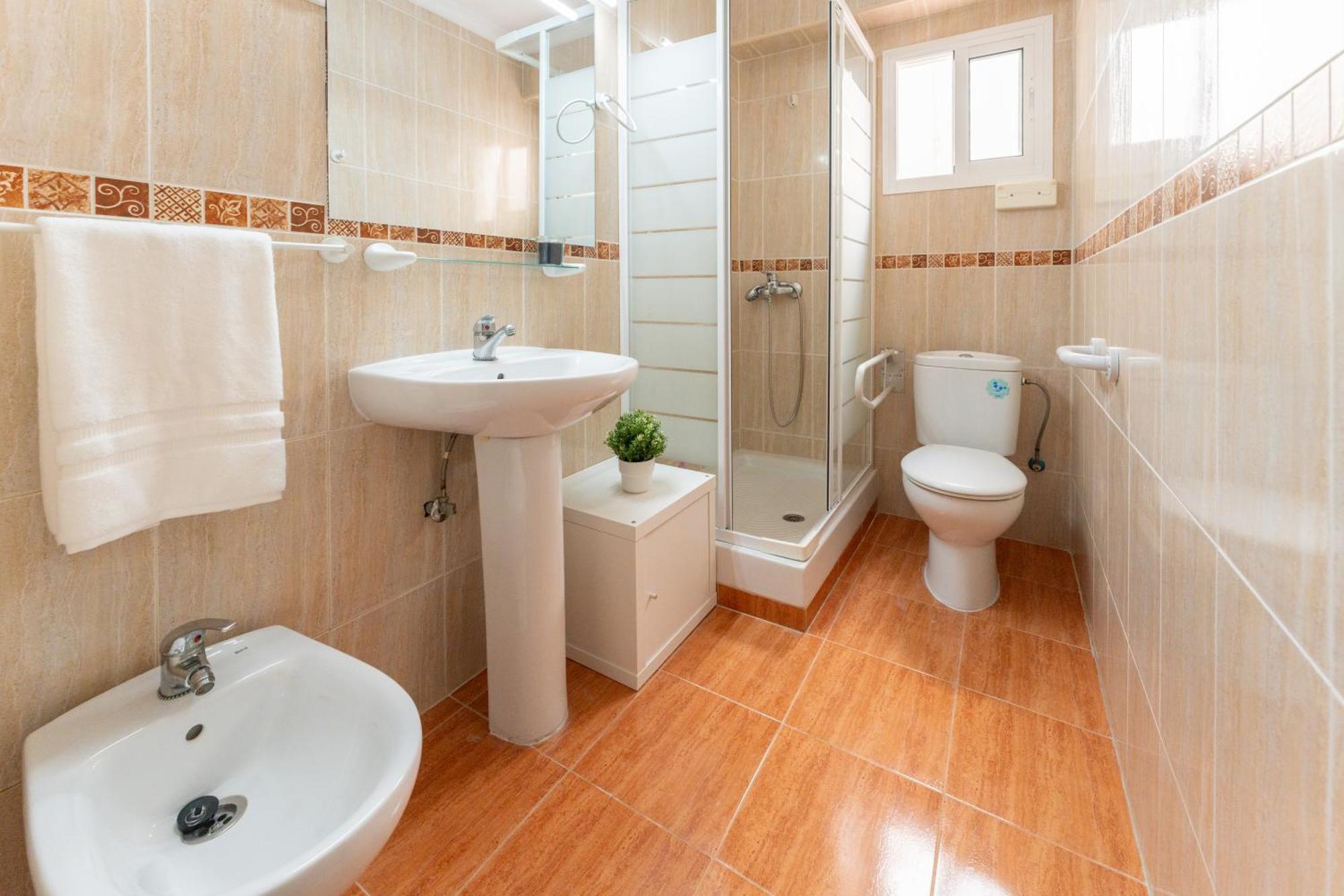 Malaga Lux Oasis - Modern 3Br, Fast Wifi, Smarttv Apartment Exterior photo